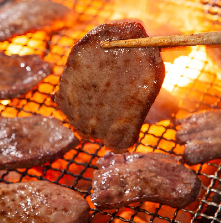 本館B1F 味の牛たん喜助(土産)
生牛たん
100gあたり