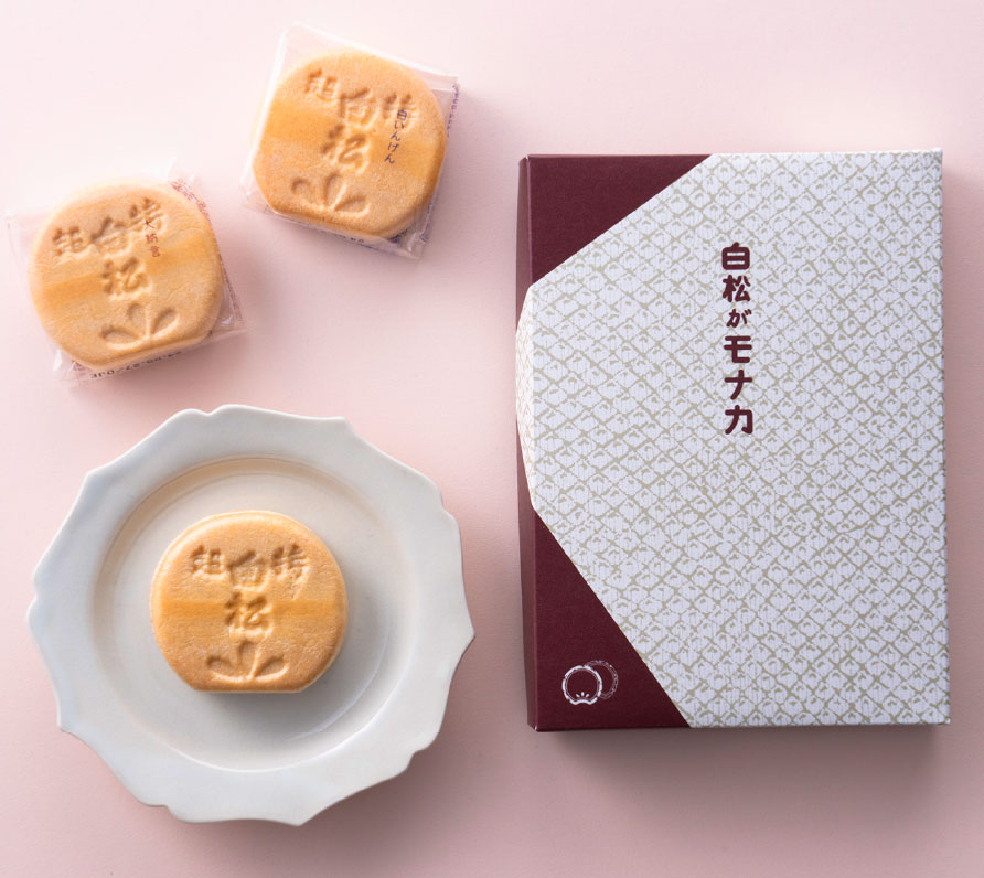 本館B1F 白松がモナカ本舗
小型モナカ6個入
［大納言(小豆) ・白いんげん(白あん)・胡麻 各2個入り］