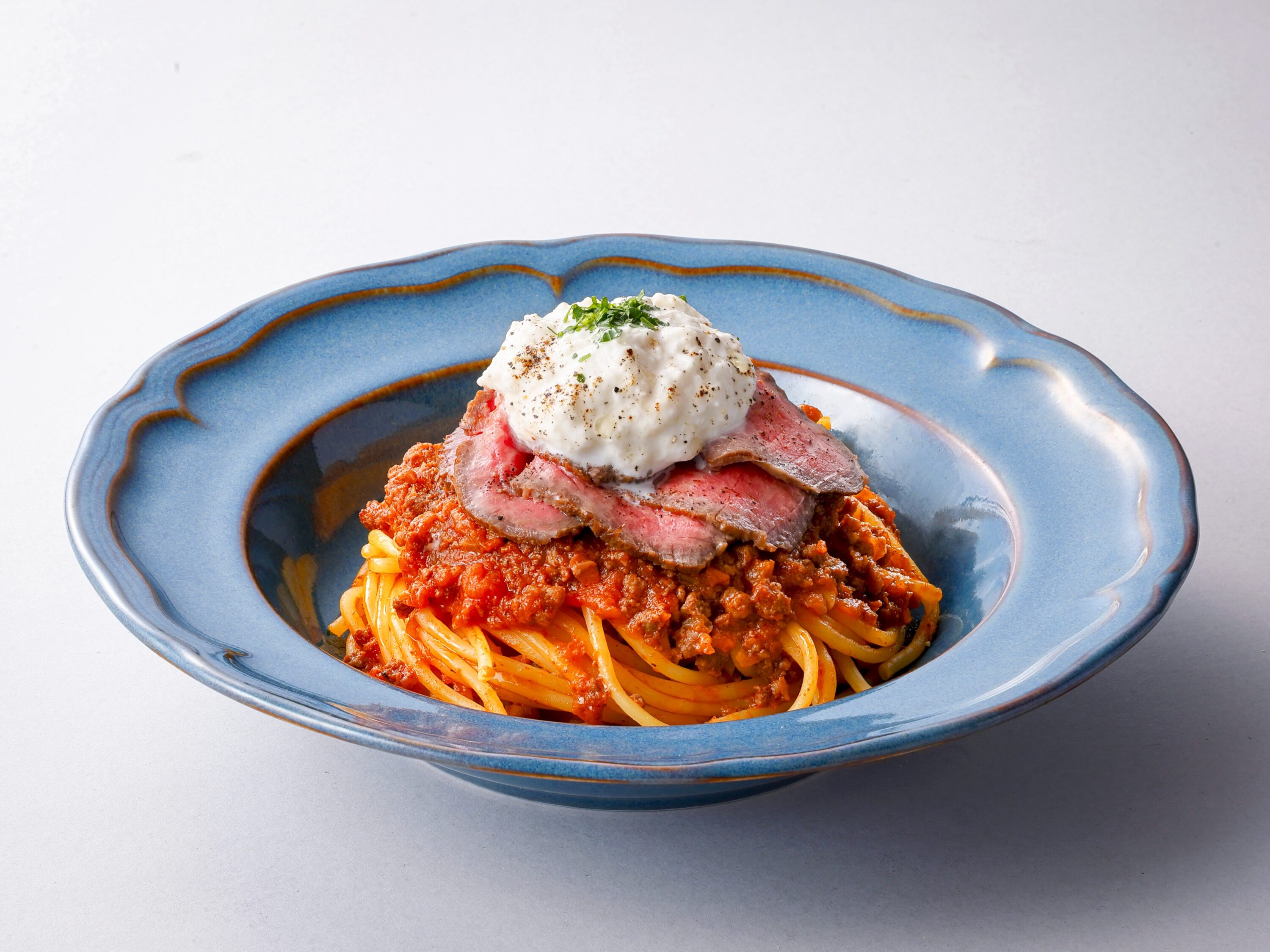 仙台牛ローストビーフととろとろチーズの追い肉ボロネーゼ